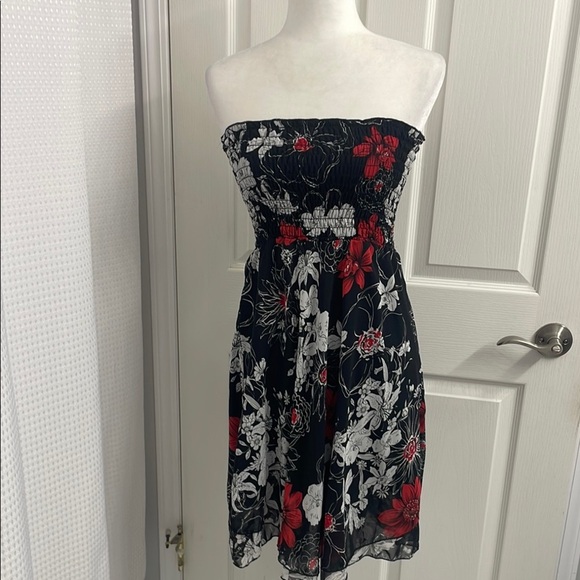 Strapless Dress  or Skirt - Black with Red, Light Grey Floral with Ruching - Picture 1 of 8
